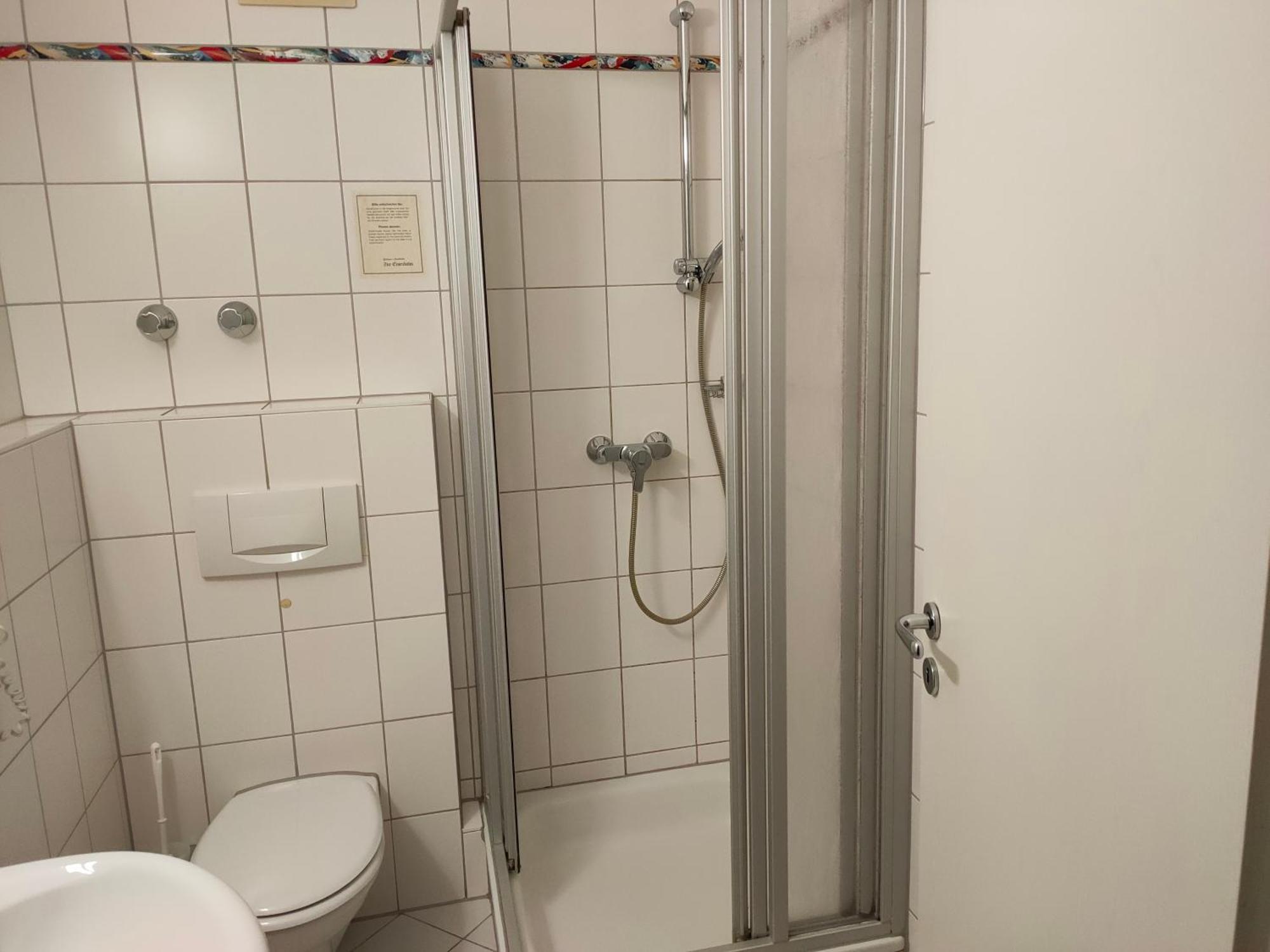 Hotel Zur Eisenbahn Родґау Екстер'єр фото