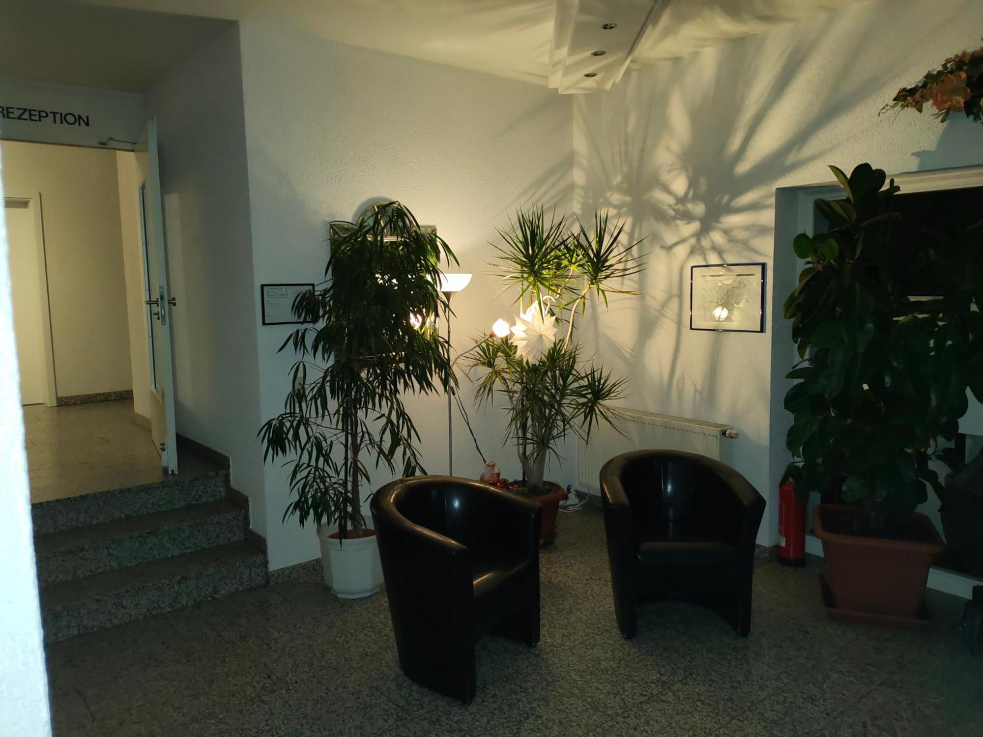 Hotel Zur Eisenbahn Родґау Екстер'єр фото